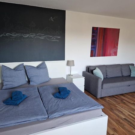 Well Located Flat With Balcony Appartement Düsseldorf Buitenkant foto