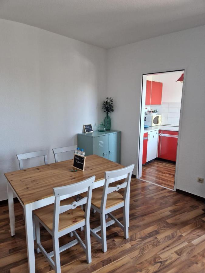 Well Located Flat With Balcony Appartement Düsseldorf Buitenkant foto
